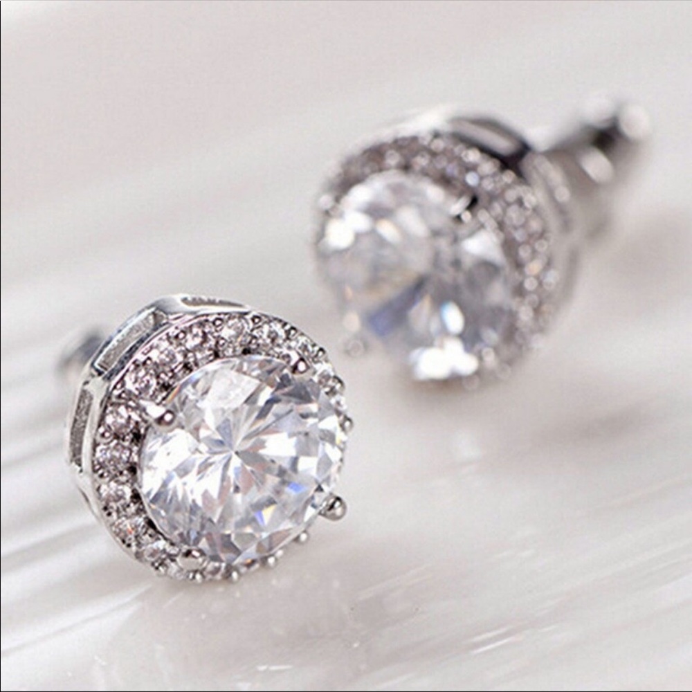 ‼️Last one‼️ White Gold Plated Halo Stud Earrings - Picture 5 of 5